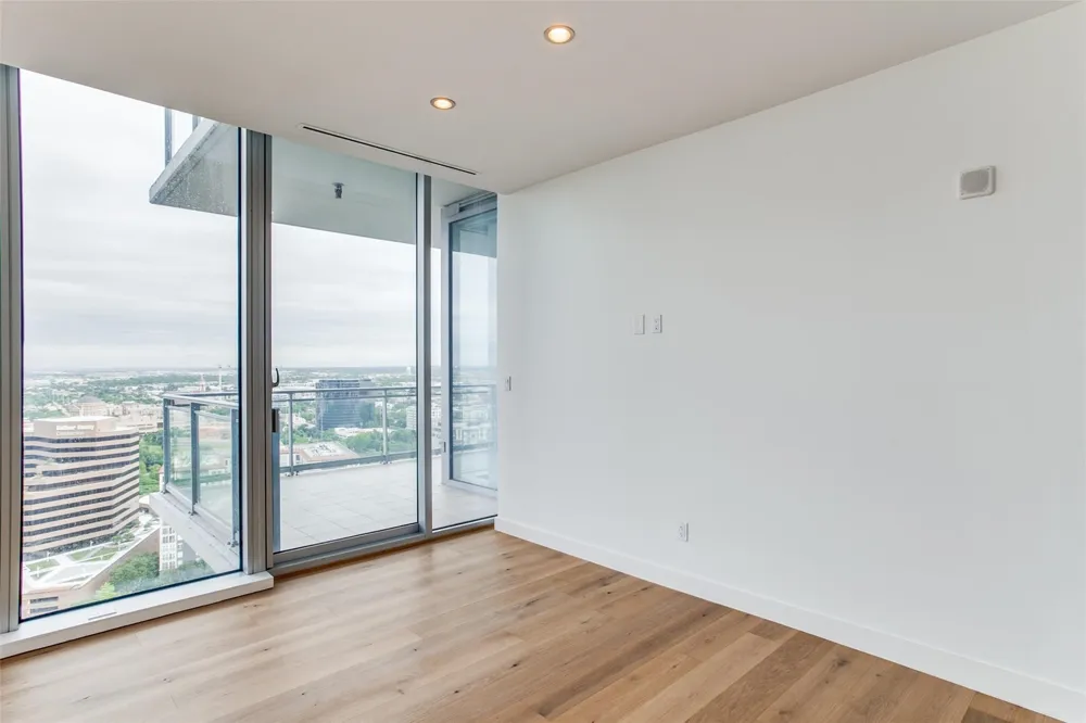 2900 McKinnon Street #2404 Dallas, TX 75201