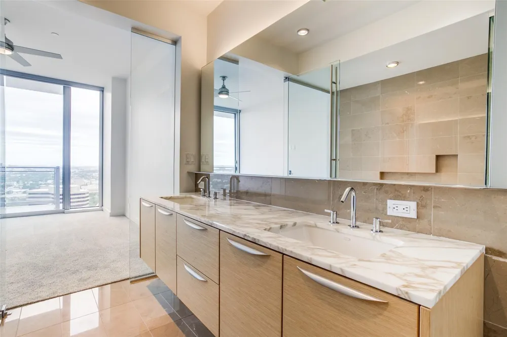 2900 McKinnon Street #2404 Dallas, TX 75201