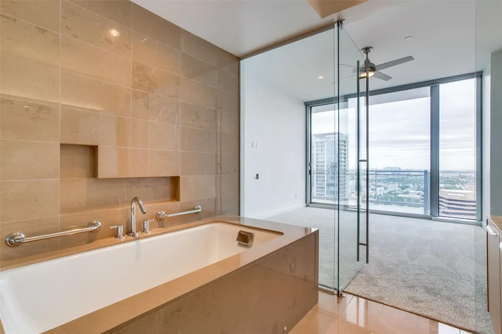 2900 McKinnon Street #2404 Dallas, TX 75201