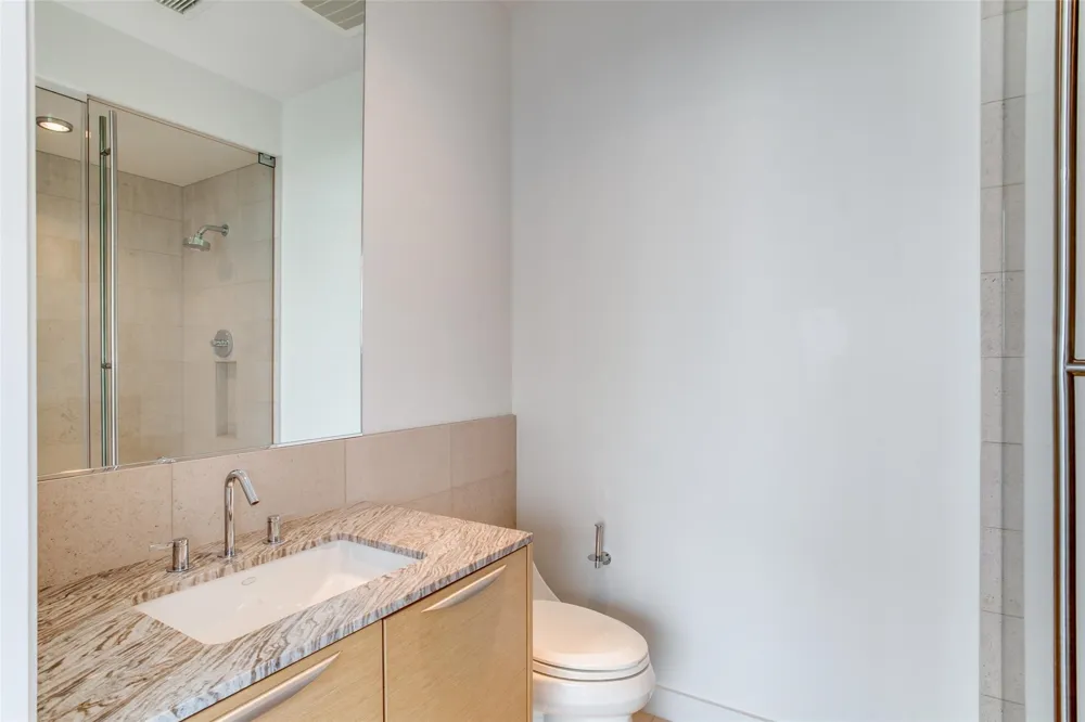 2900 McKinnon Street #2404 Dallas, TX 75201