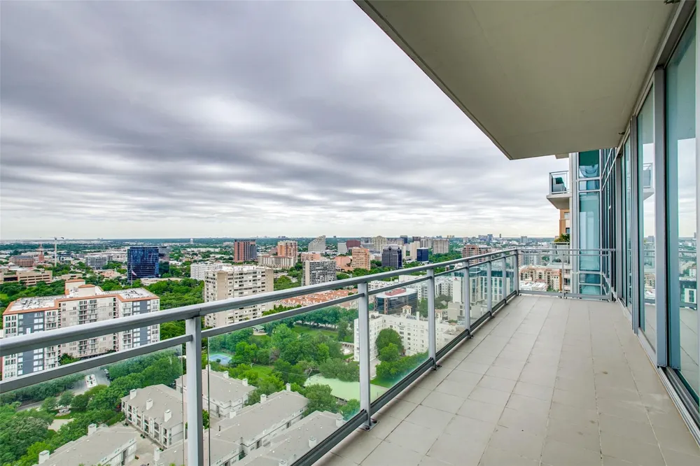 2900 McKinnon Street #2404 Dallas, TX 75201