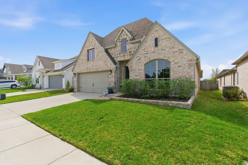 2429 Lazy Dog Lane Northlake, TX 76247