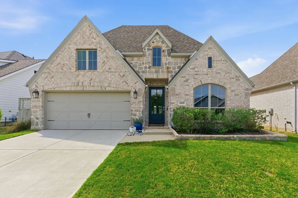 2429 Lazy Dog Lane Northlake, TX 76247