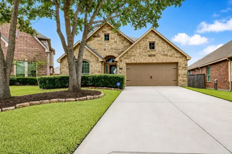 160 Knollbrook Circle
