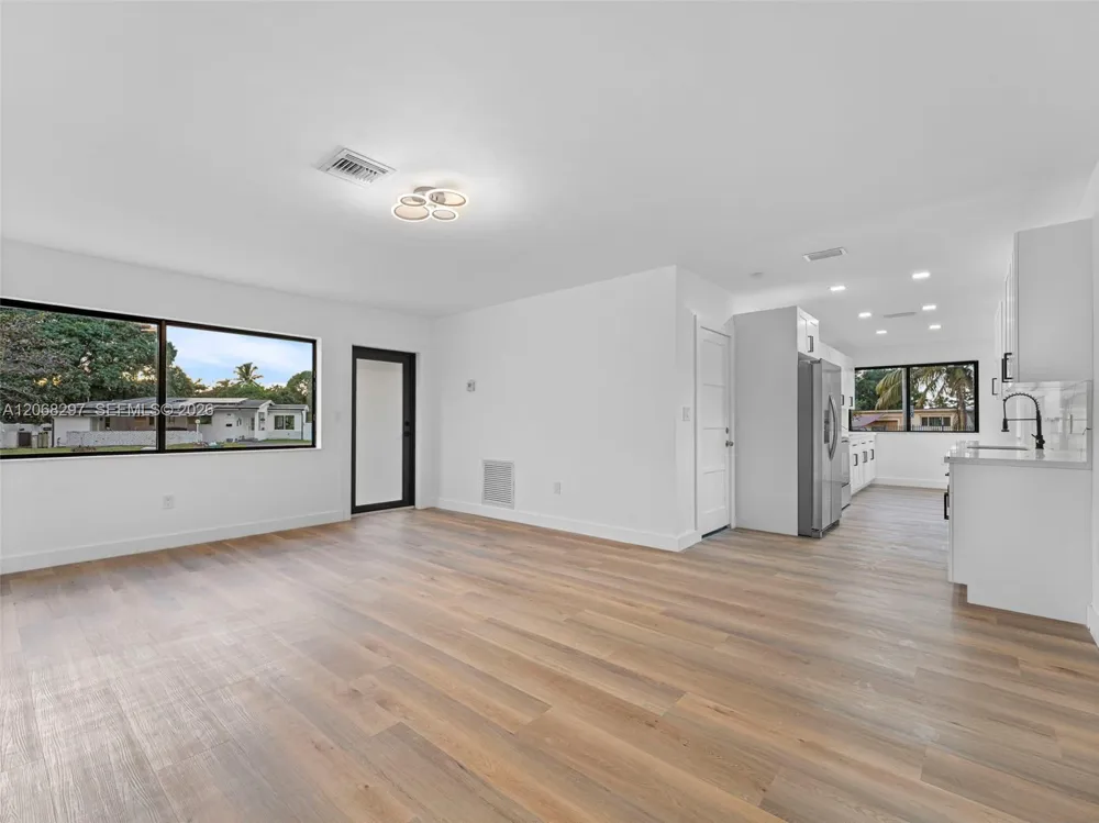 14545 Garden Dr Miami, FL 33168