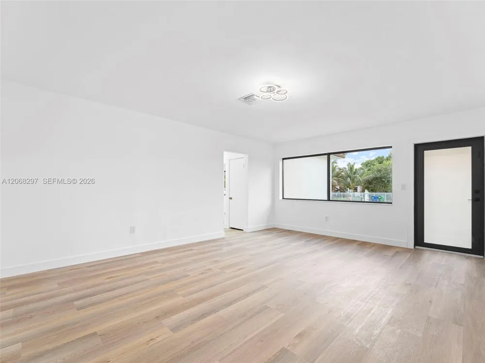 14545 Garden Dr Miami, FL 33168