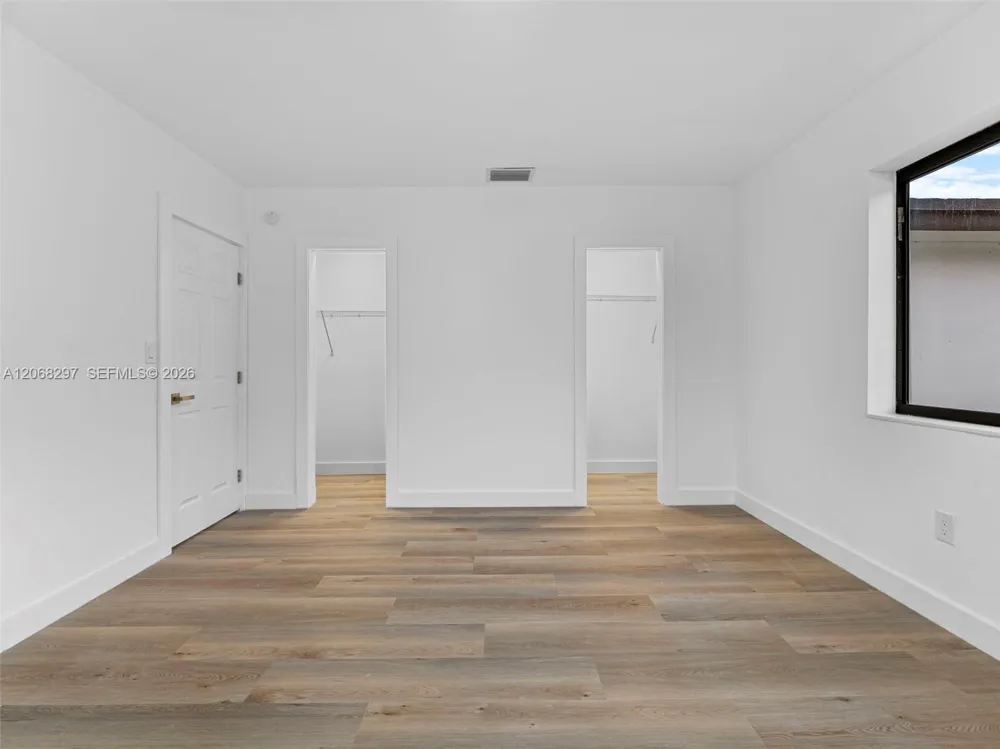 14545 Garden Dr Miami, FL 33168