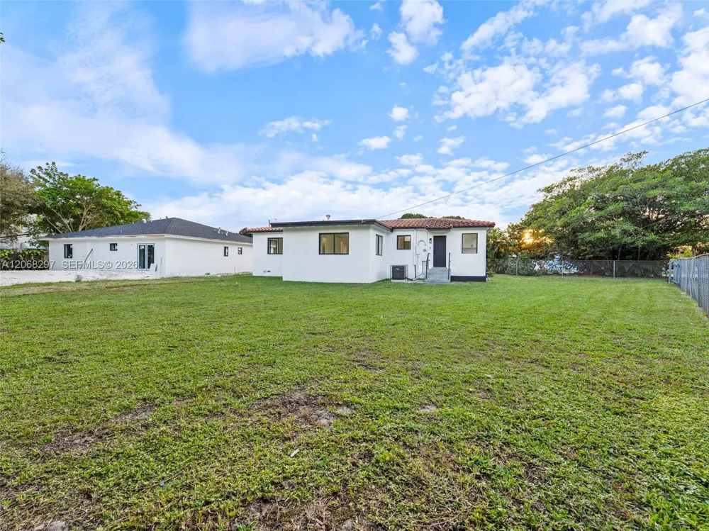 14545 Garden Dr Miami, FL 33168