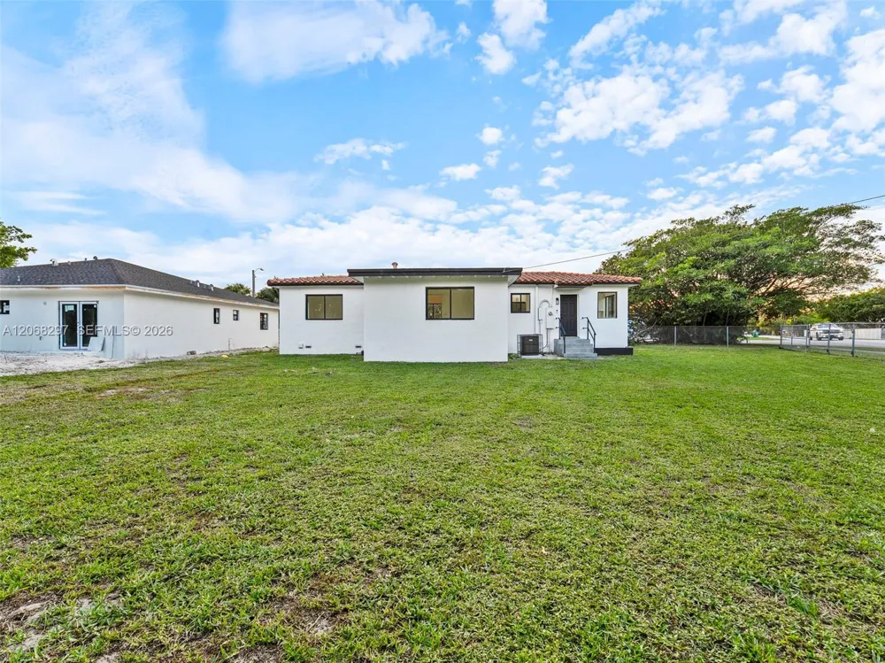 14545 Garden Dr Miami, FL 33168