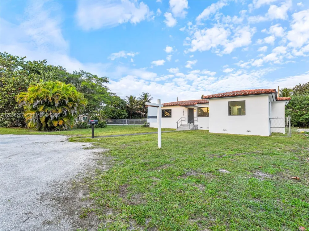 14545 Garden Dr Miami, FL 33168