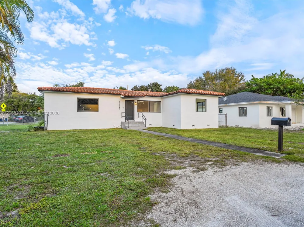 14545 Garden Dr Miami, FL 33168