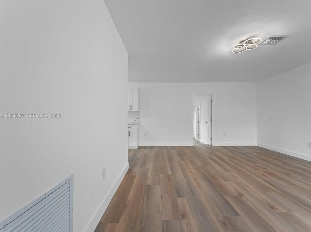 14545 Garden Dr Miami, FL 33168
