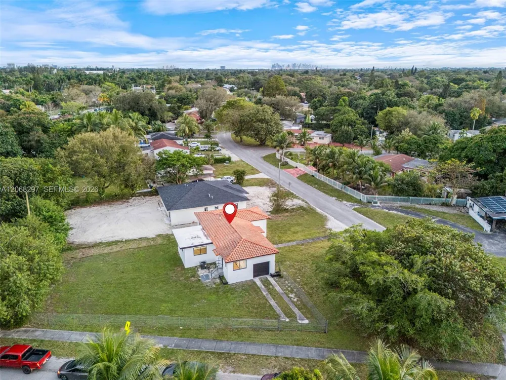 14545 Garden Dr Miami, FL 33168