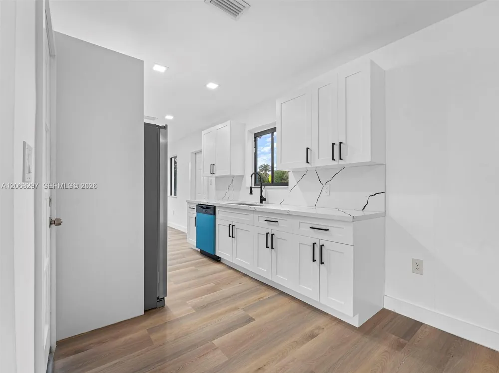 14545 Garden Dr Miami, FL 33168