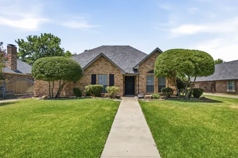 11 Edgemere Drive