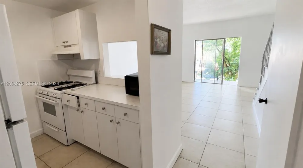 1305 W 53rd St #430 Hialeah, FL 33012