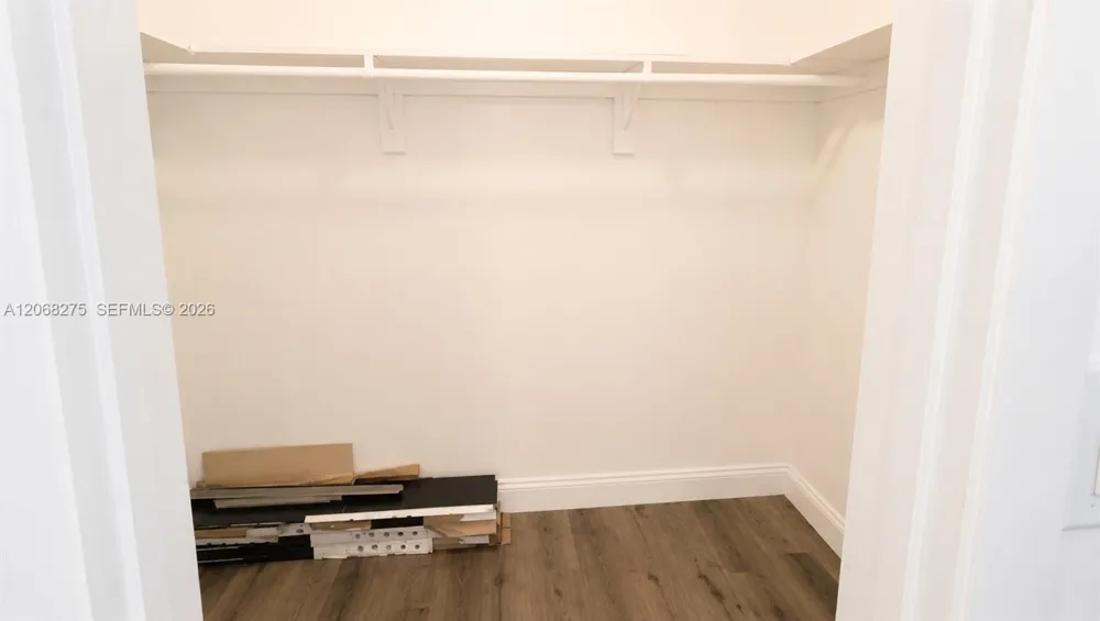1305 W 53rd St #430 Hialeah, FL 33012