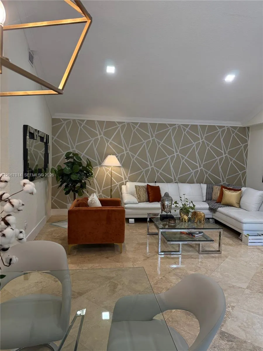 15158 NW 89th Ave Miami Lakes, FL 33018