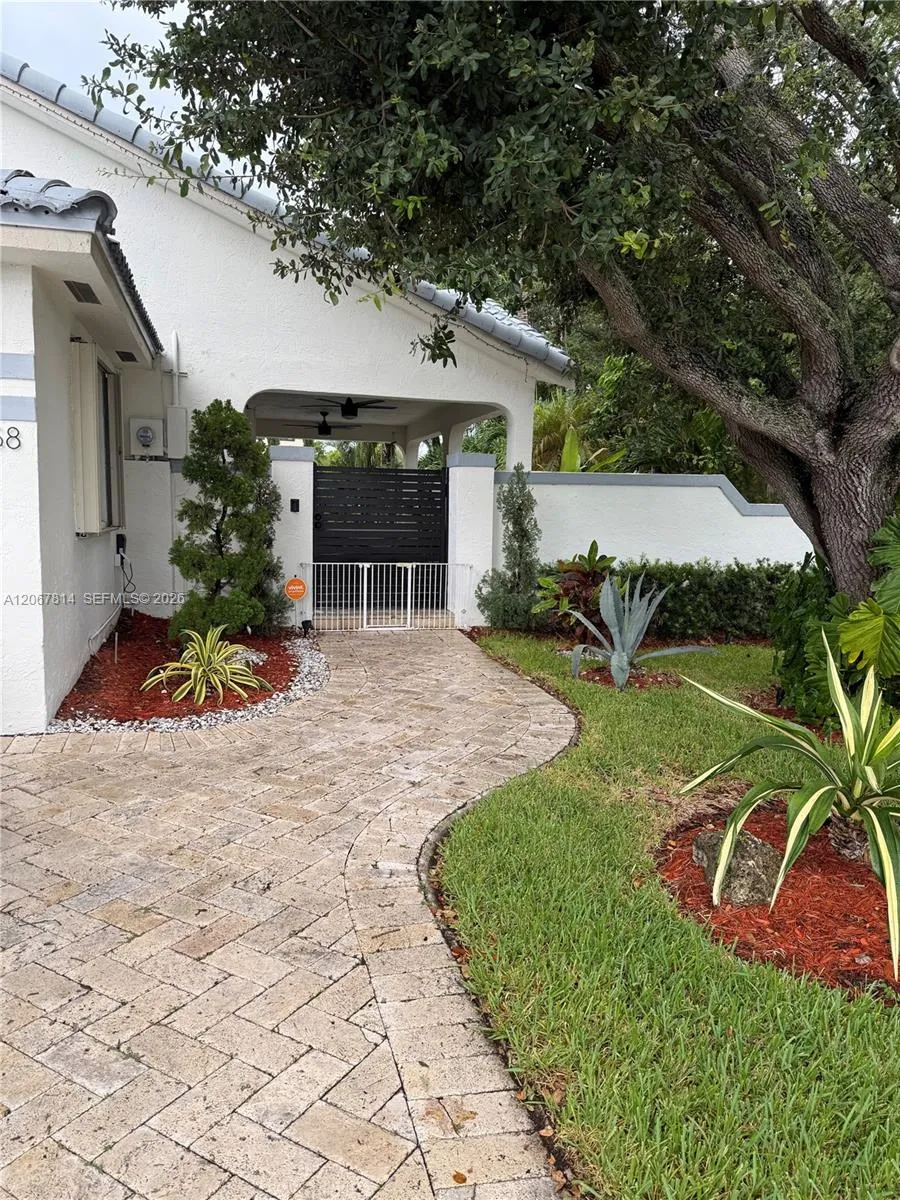 15158 NW 89th Ave Miami Lakes, FL 33018