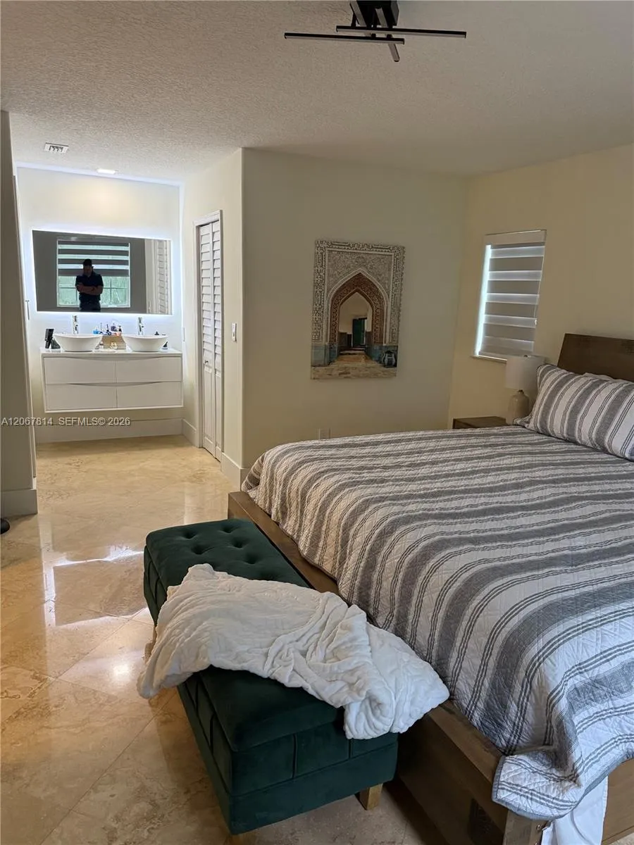 15158 NW 89th Ave Miami Lakes, FL 33018
