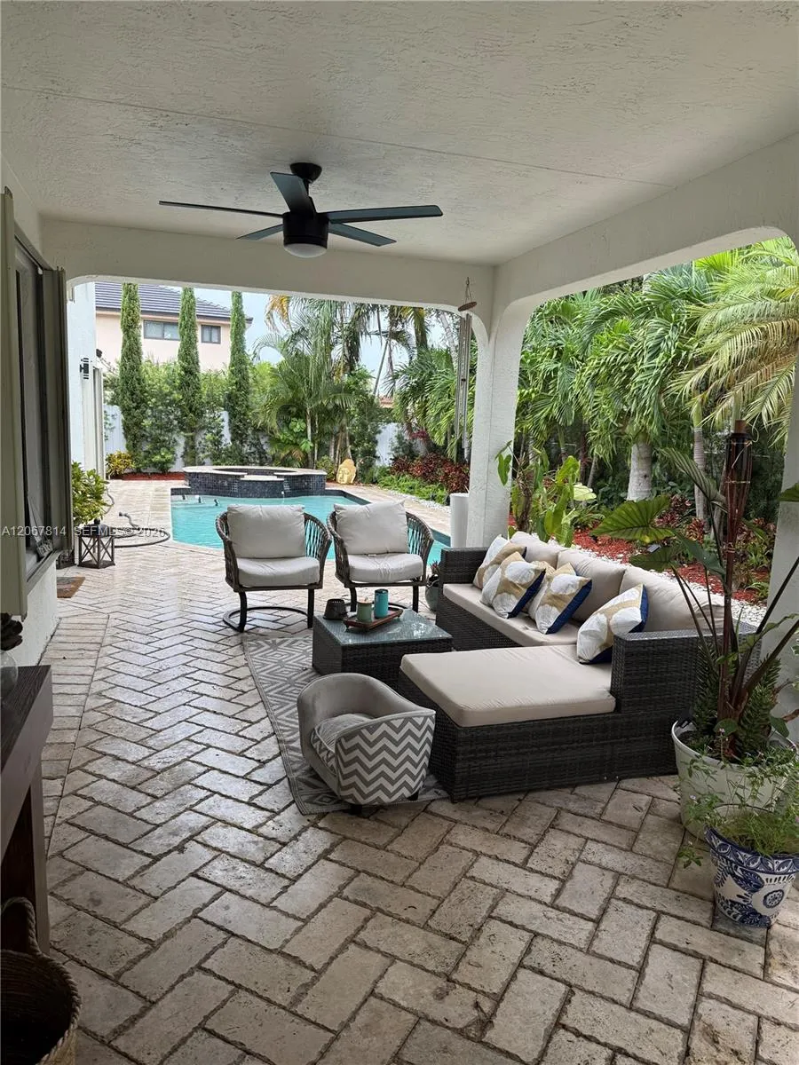15158 NW 89th Ave Miami Lakes, FL 33018