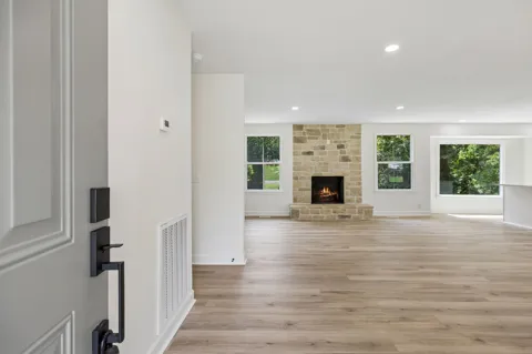 108 Airfloat Dr