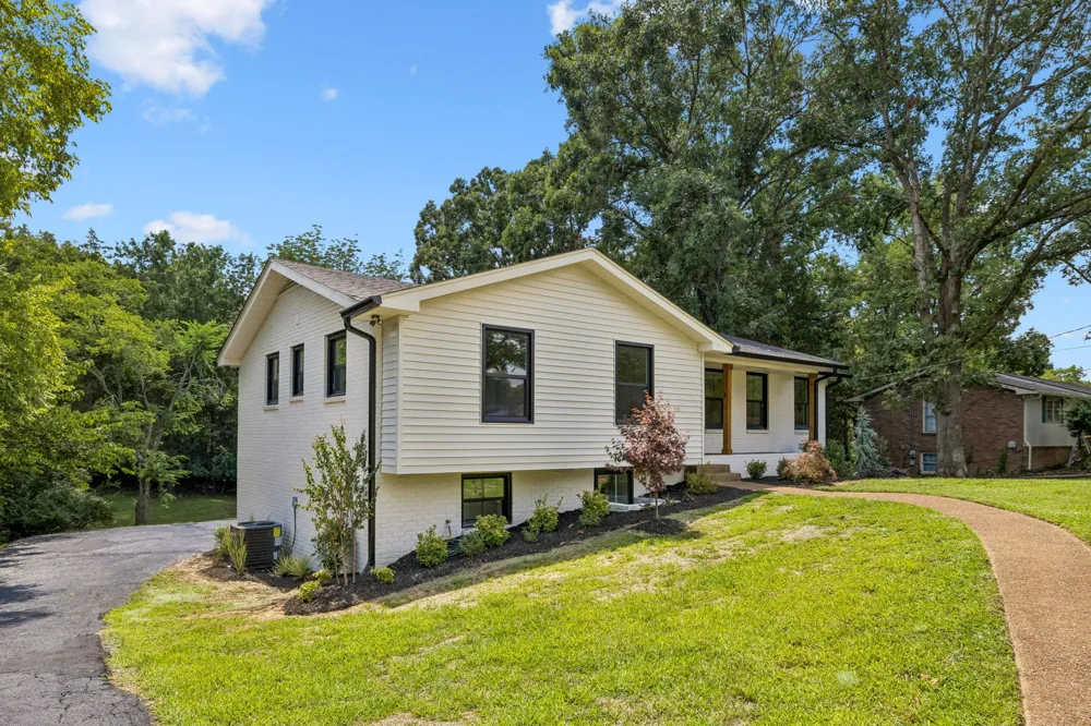 108 Airfloat Dr Hendersonville, TN 37075