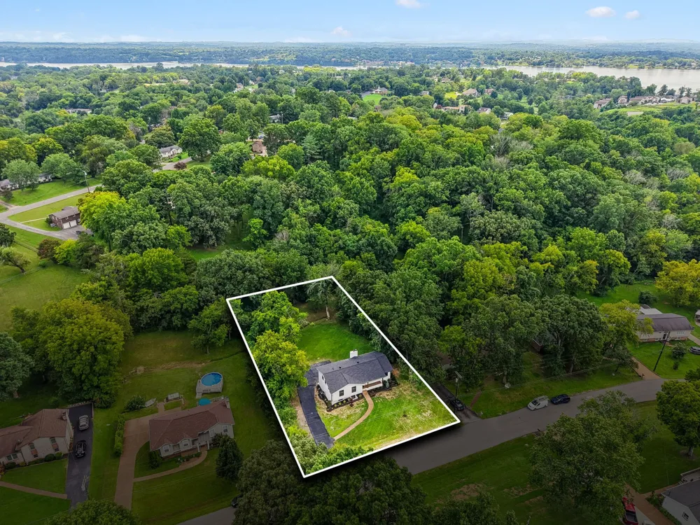 108 Airfloat Dr Hendersonville, TN 37075