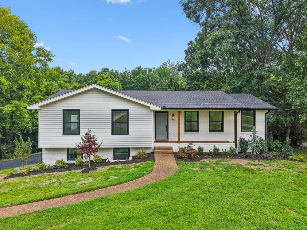 108 Airfloat Dr Hendersonville, TN 37075