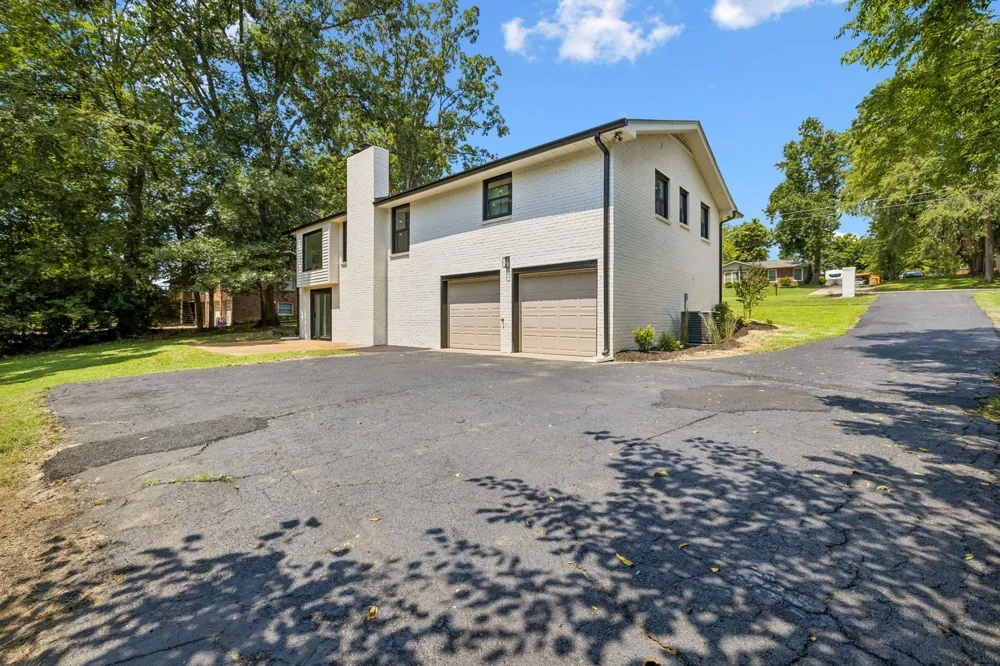 108 Airfloat Dr Hendersonville, TN 37075