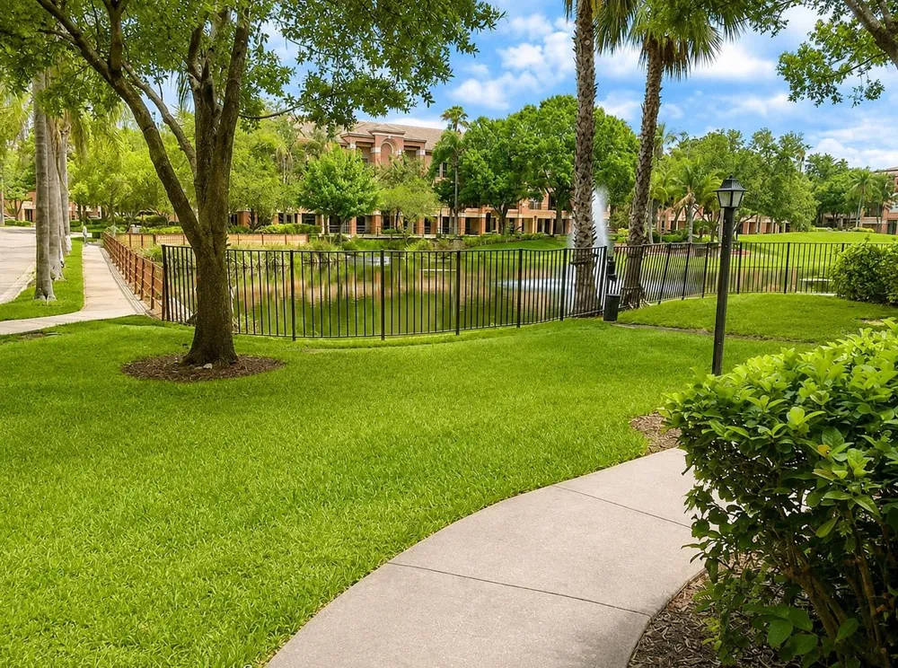 614 ARBOR LAKE LANE Tampa, FL 33602