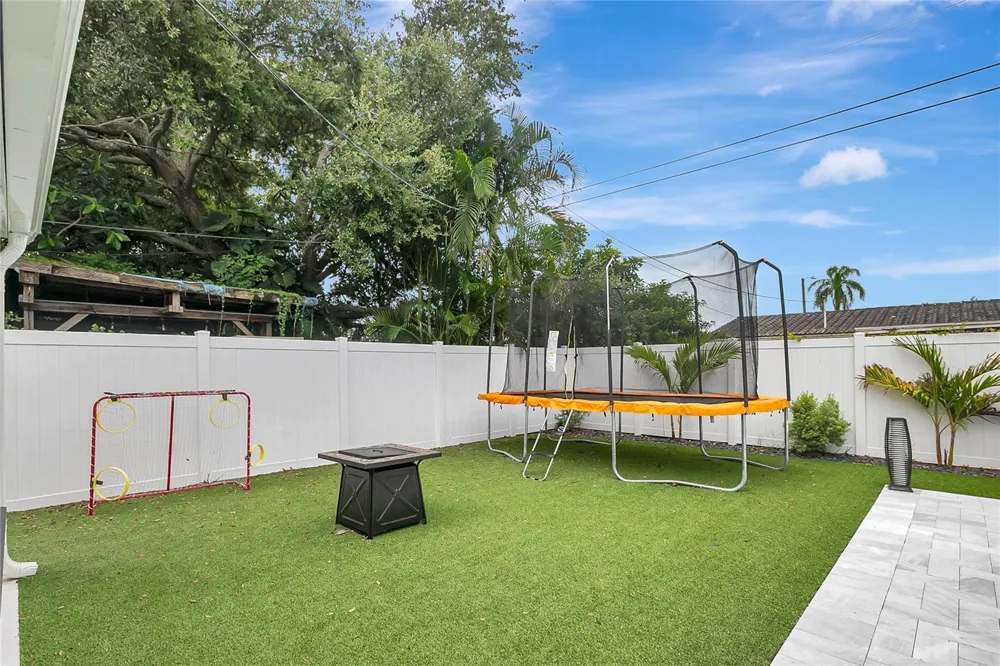 510 HILLCREST DRIVE Largo, FL 33771