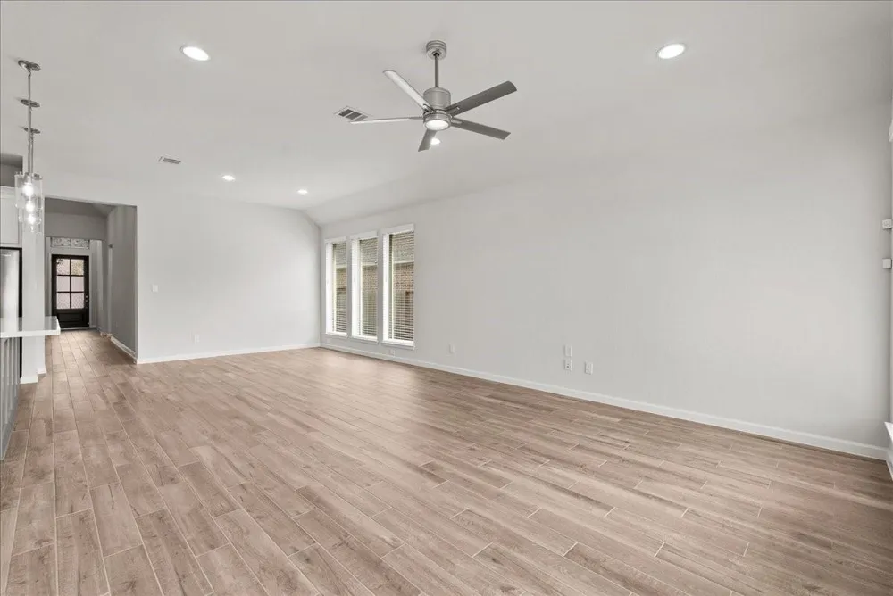 4618 Cooper Lane Rosharon, TX 77583