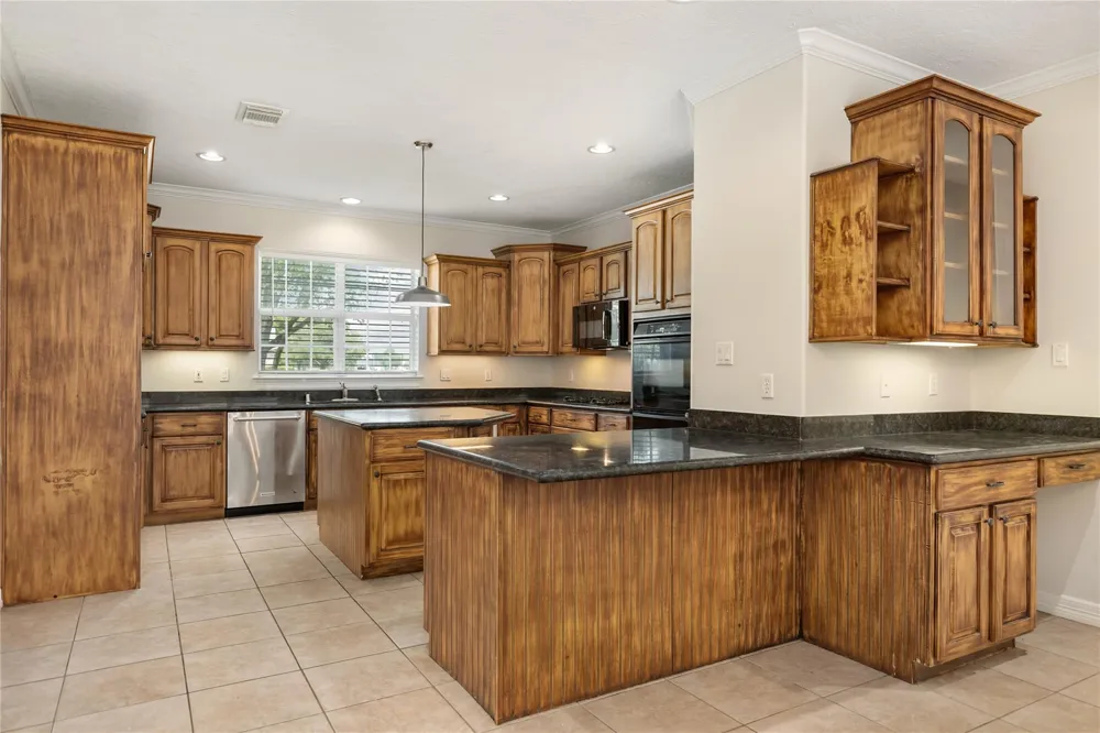 19907 Stone Lake Circle Tomball, TX 77377