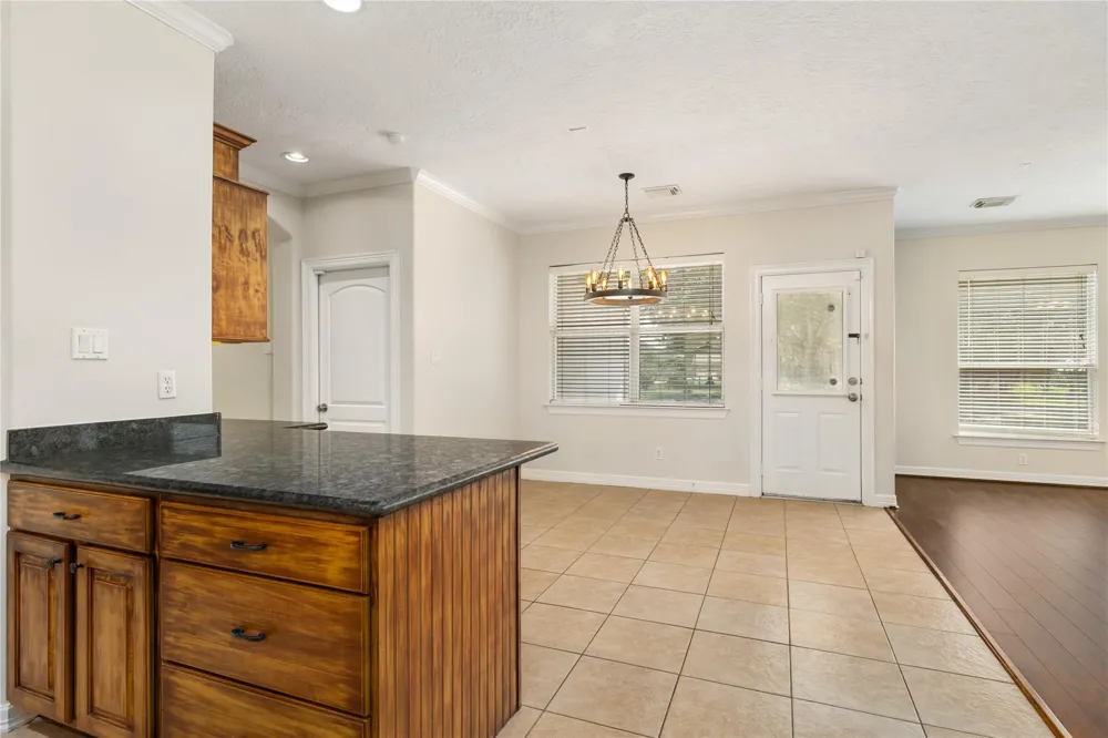 19907 Stone Lake Circle Tomball, TX 77377