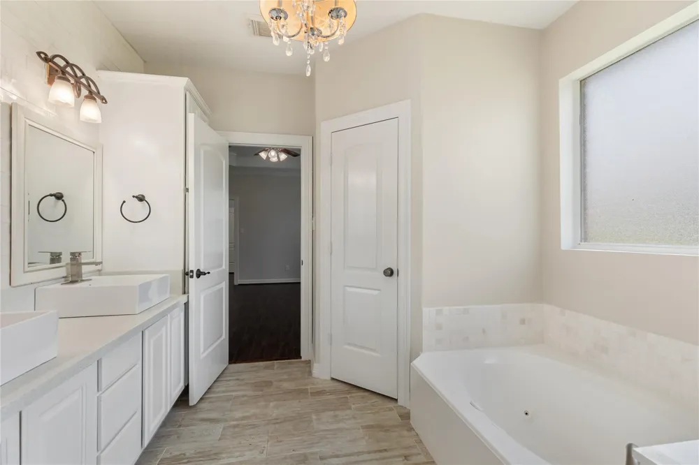 19907 Stone Lake Circle Tomball, TX 77377
