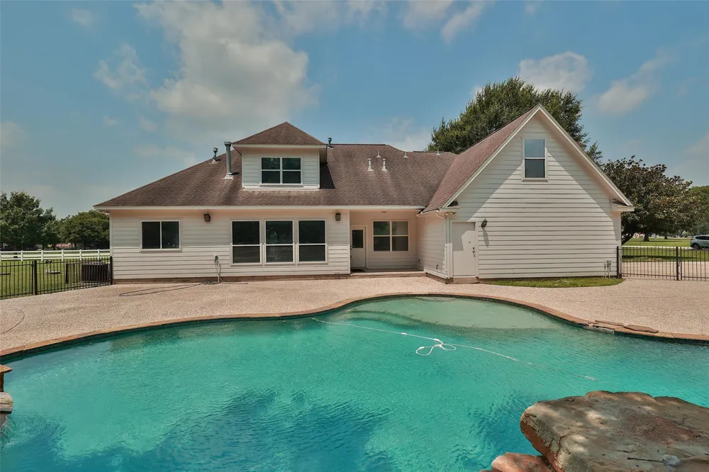 19907 Stone Lake Circle Tomball, TX 77377