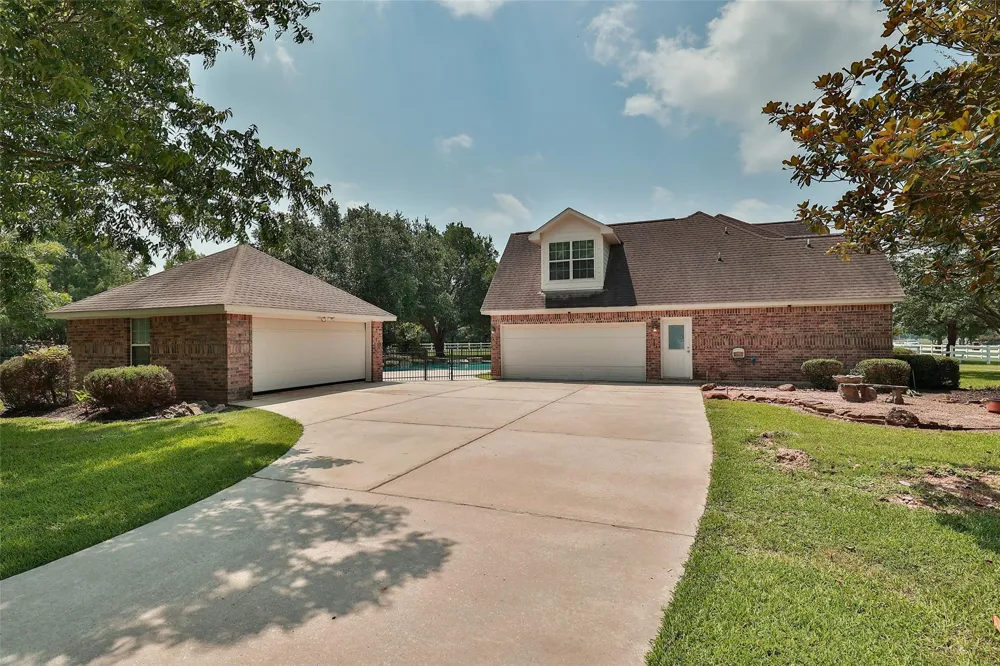 19907 Stone Lake Circle Tomball, TX 77377