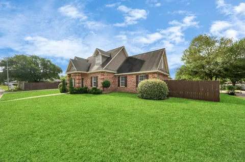 1603 Dove Run