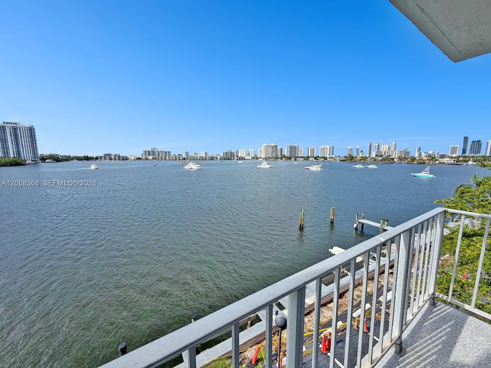 16546 NE 26th Ave #4B North Miami Beach, FL 33160
