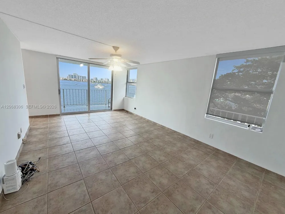 16546 NE 26th Ave #4B North Miami Beach, FL 33160