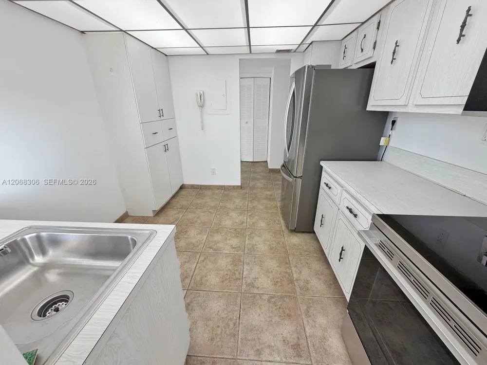 16546 NE 26th Ave #4B North Miami Beach, FL 33160
