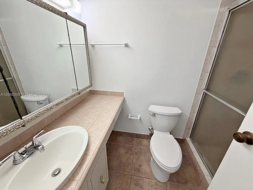 16546 NE 26th Ave #4B North Miami Beach, FL 33160