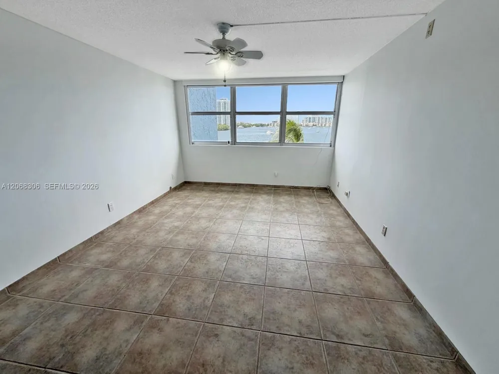 16546 NE 26th Ave #4B North Miami Beach, FL 33160