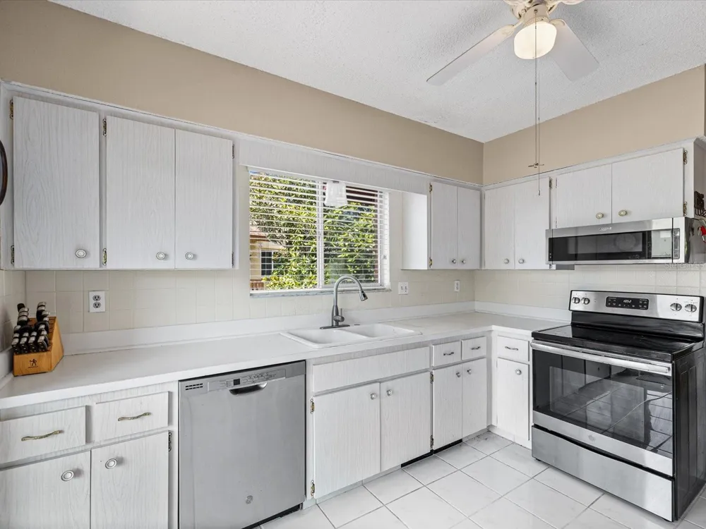 3843 LIGHTHOUSE WAY New Port Richey, FL 34652