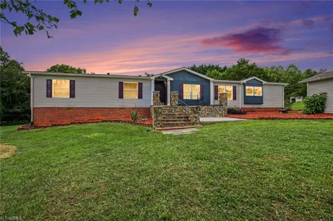 1060 Knobview Lane