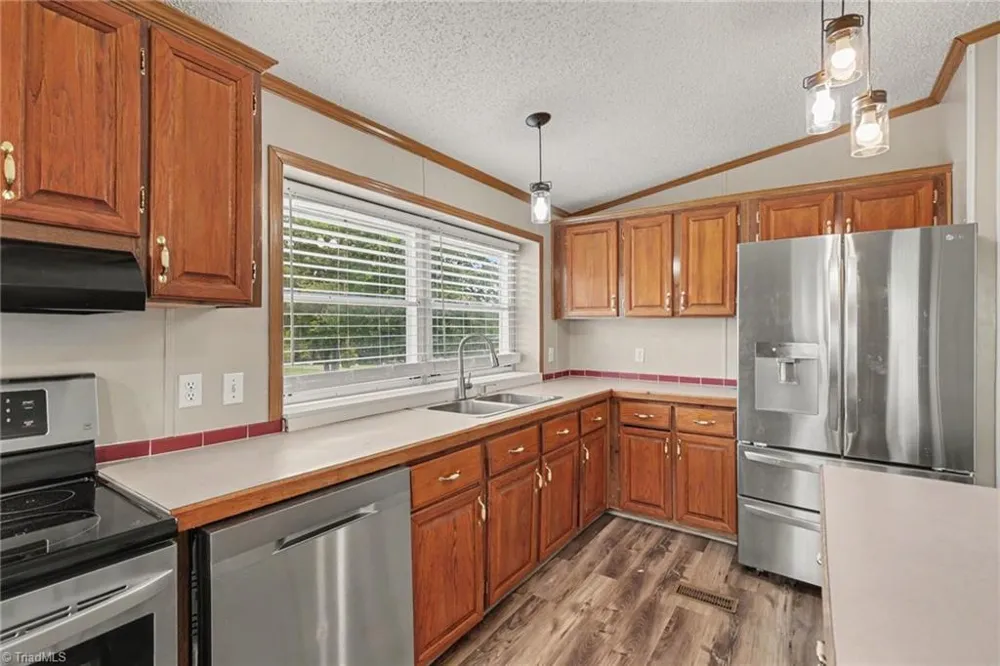 1060 Knobview Lane Pilot Mountain, NC 27041