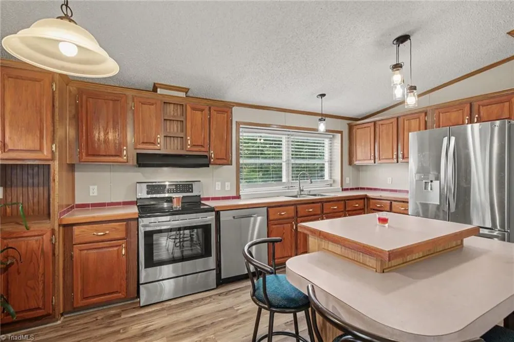 1060 Knobview Lane Pilot Mountain, NC 27041