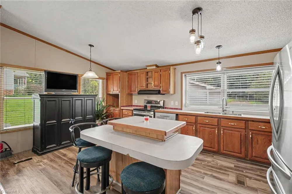 1060 Knobview Lane Pilot Mountain, NC 27041