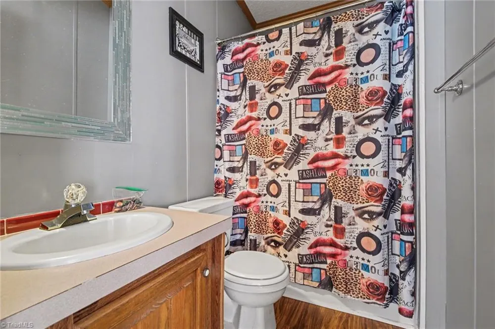1060 Knobview Lane Pilot Mountain, NC 27041